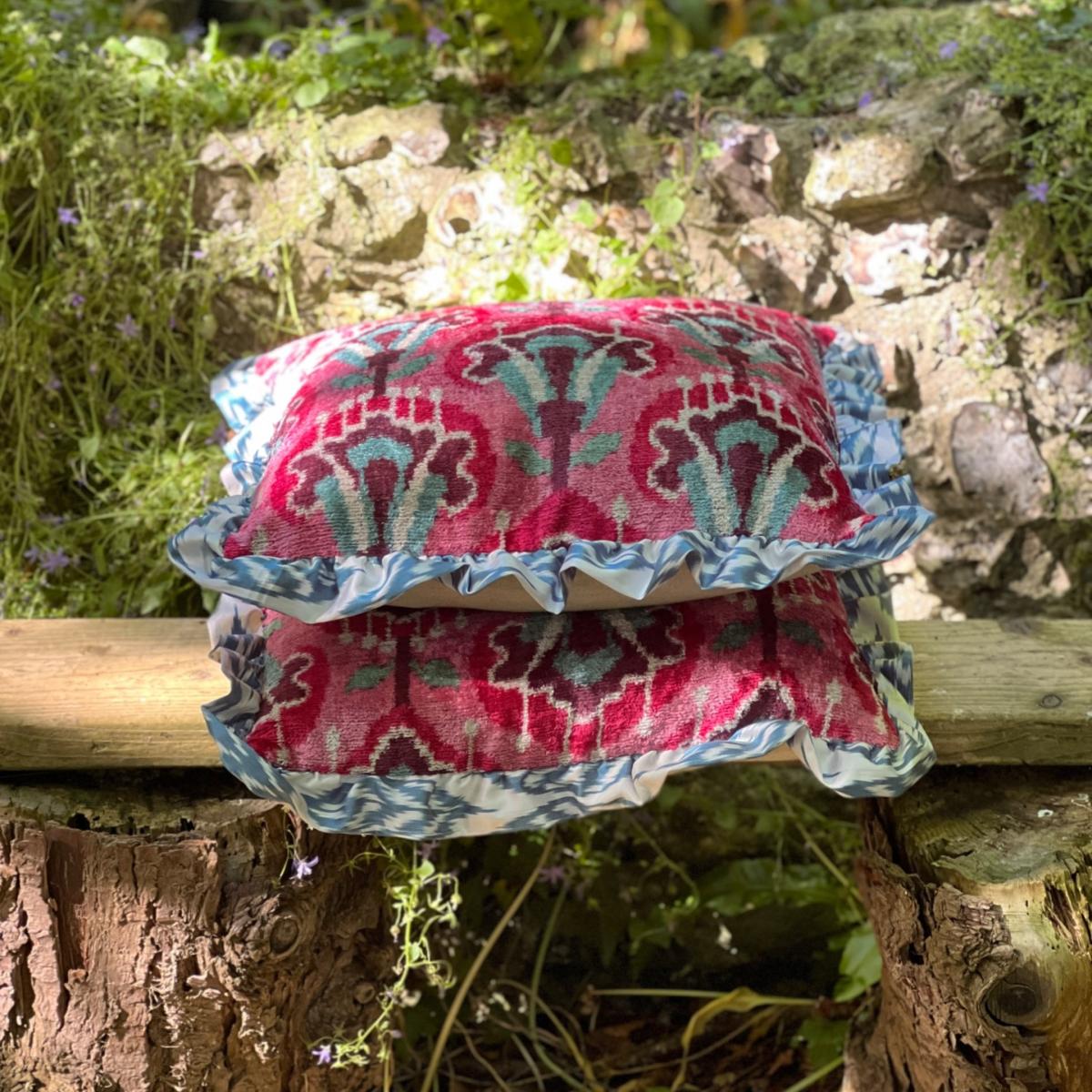 Pink / Purple Frilled Ikat Velvet Cushion Punica – image 4