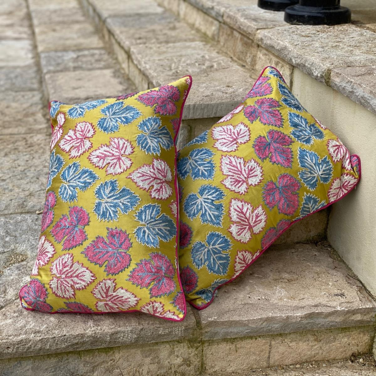 Leaf Design Suzani Cushion Punica – image 3