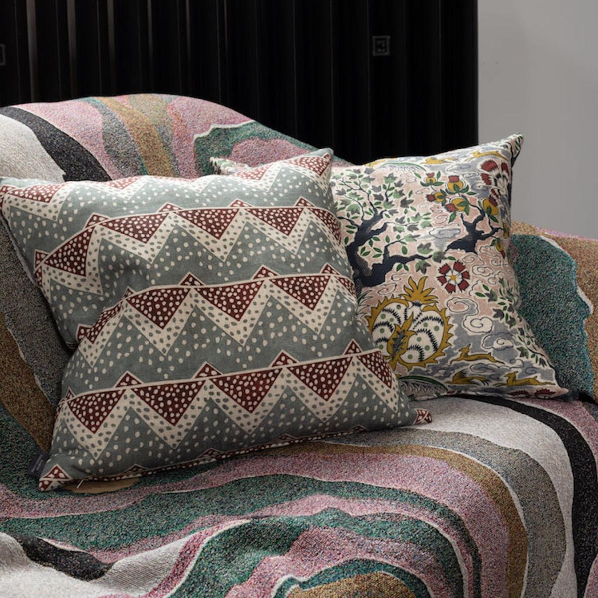 Snow Peaks Linen Cushion Print~Sisters – image 3
