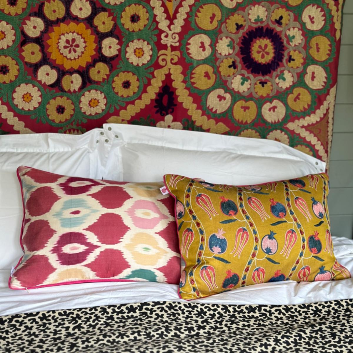 Soft Lime Green Suzani Cushion Punica – image 3