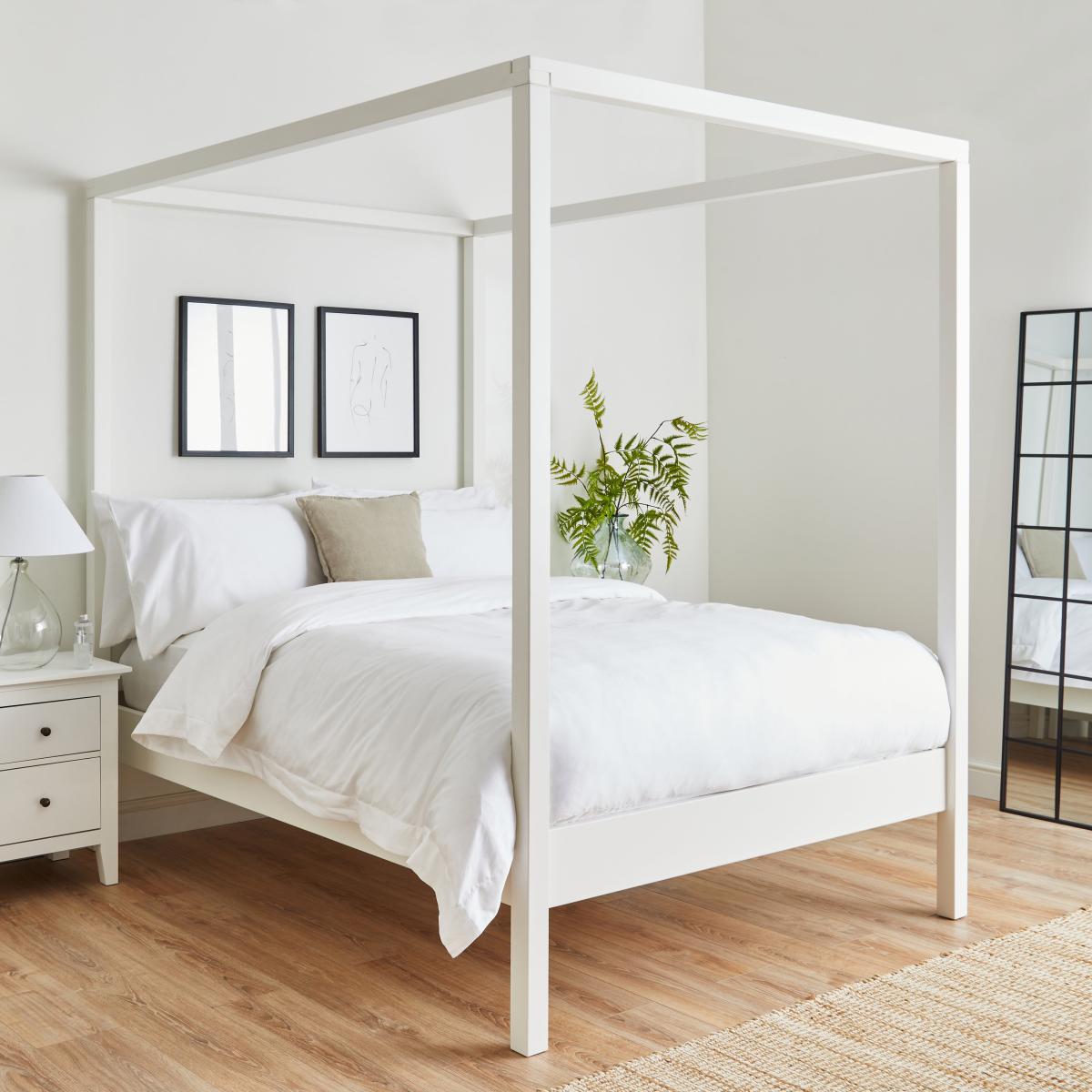 Lynton 4 Poster Bed White – image 1