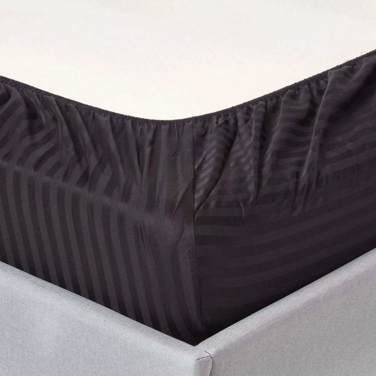 330 Thread Count Egyptian Cotton Satin Stripe Fitted Sheet - Black / Double – image 2
