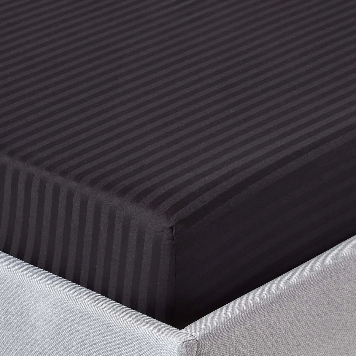330 Thread Count Egyptian Cotton Satin Stripe Fitted Sheet - Black / Double – image 1