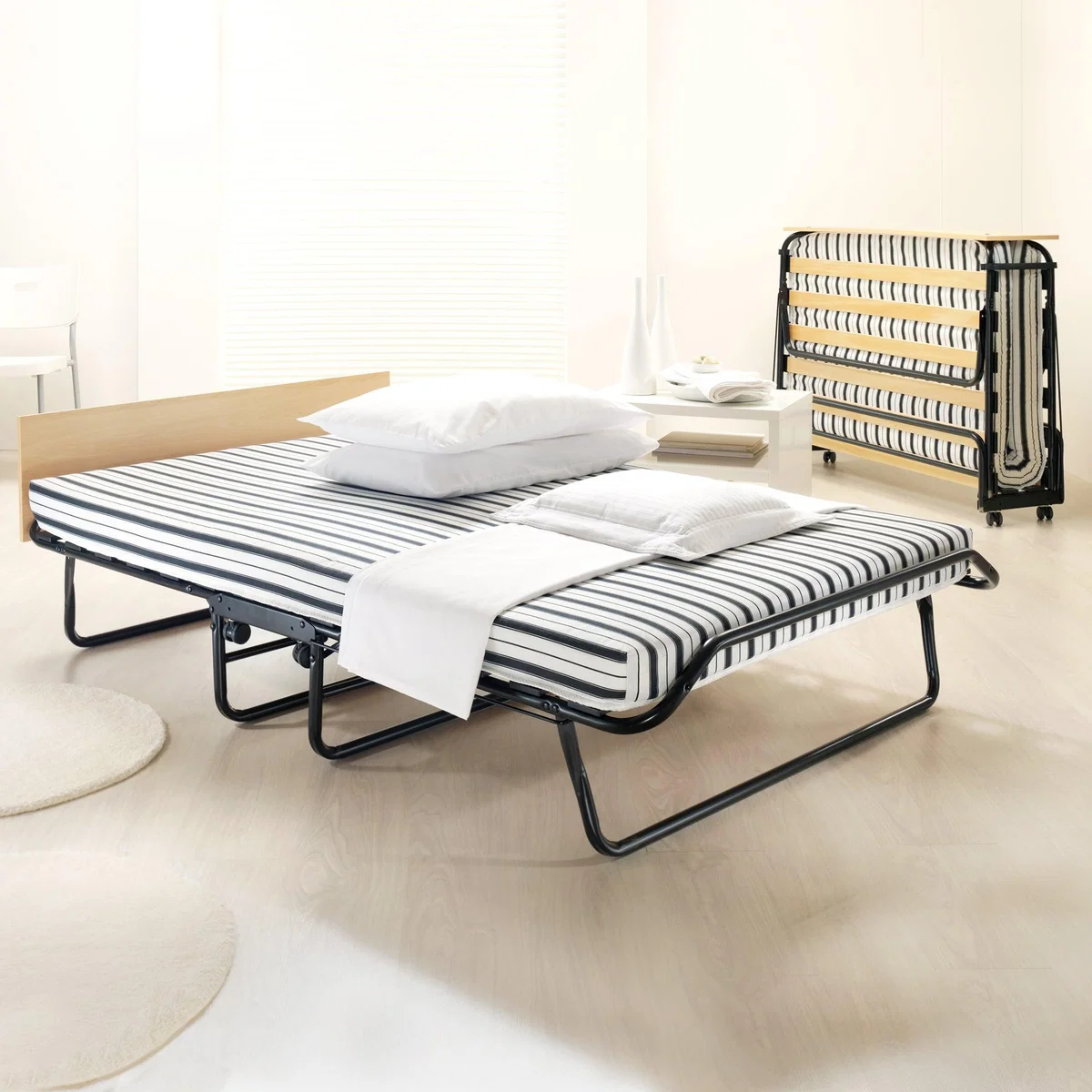 Jubilee Airflow Folding Bed Black – image 1