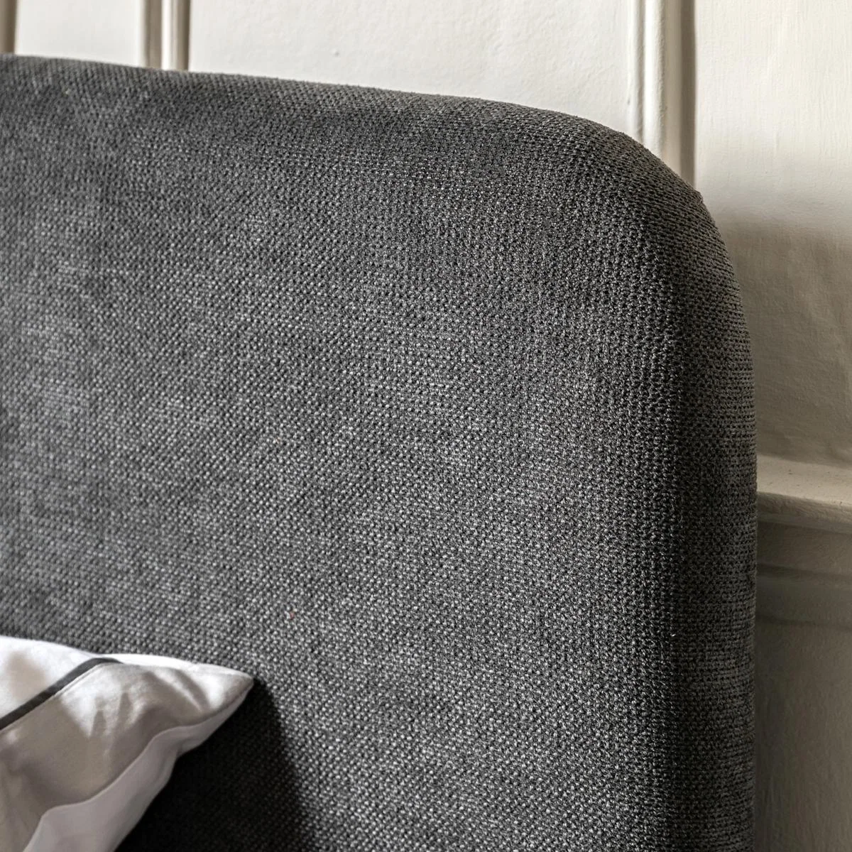 Laid-back Bedstead – image 4