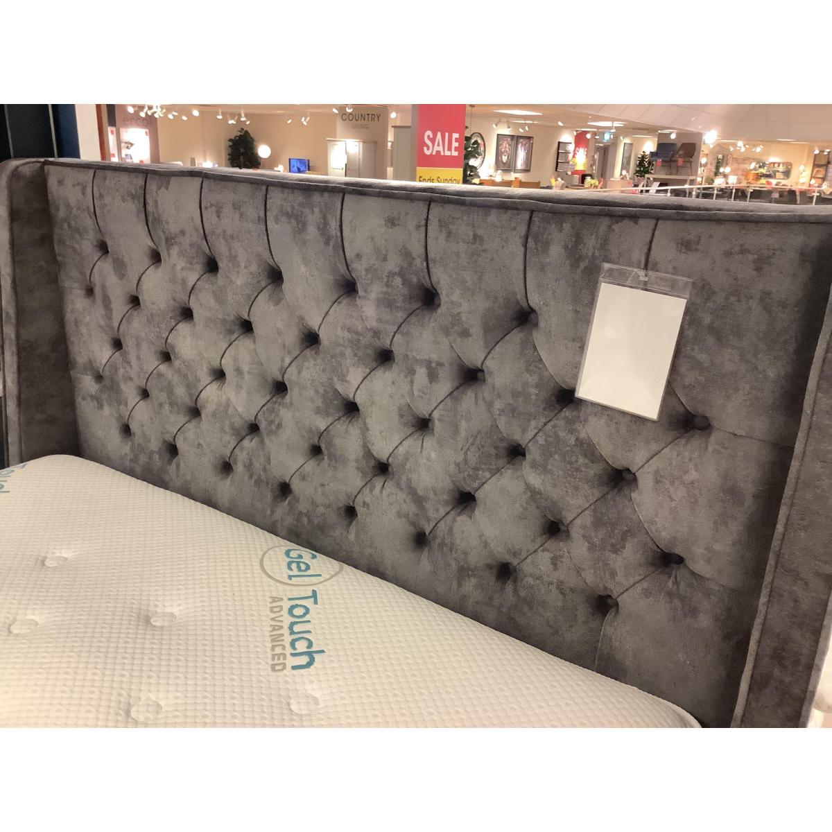 Sleepeezee - Geltouch 10,000 5’ Non drawer divan set & Pendleton headboard – image 4