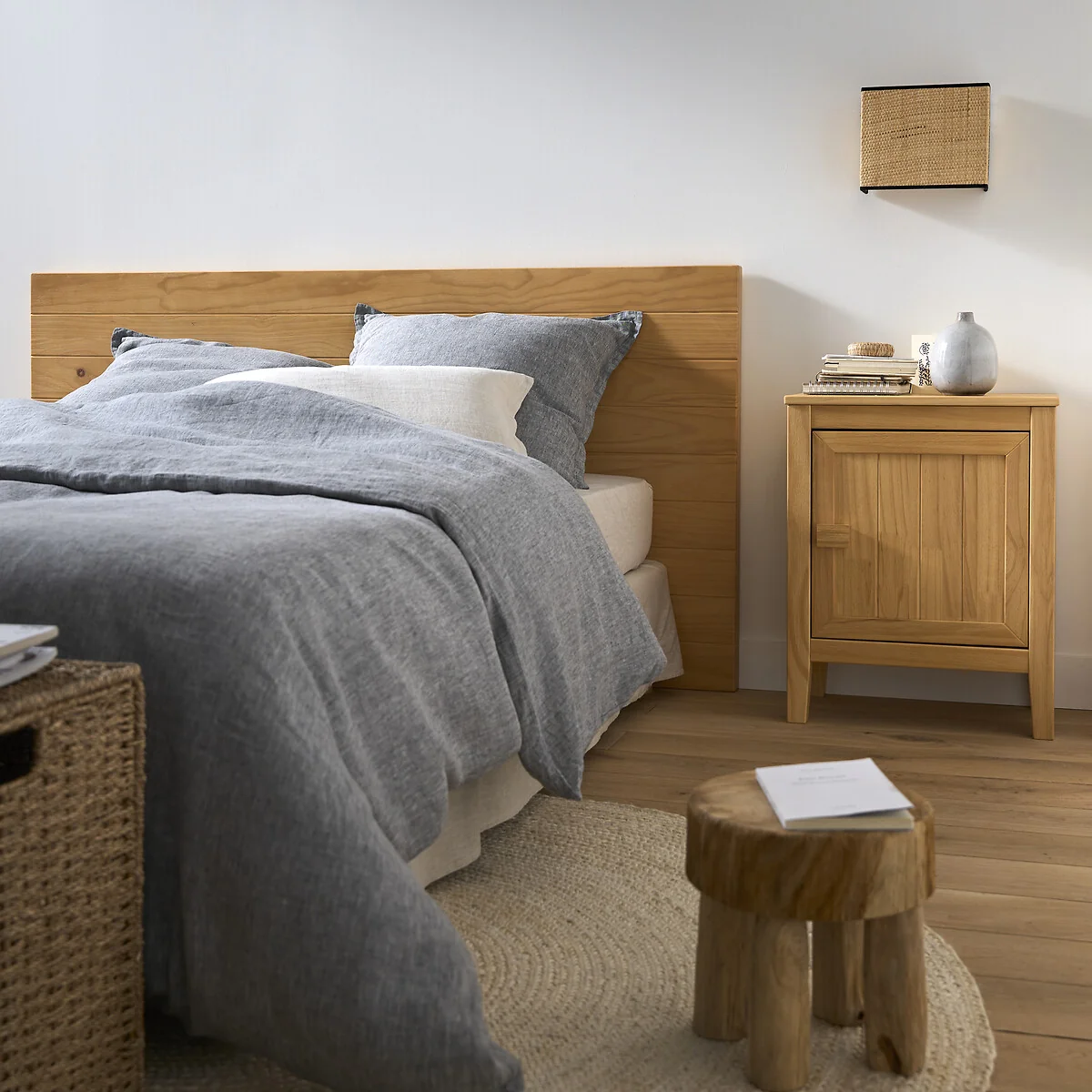 Jalun Brushed Solid Pine Headboard – image 3