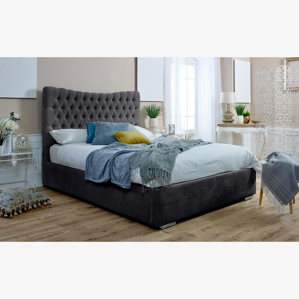Magenta Ottoman Plush Gas Lift Storage With Chesterfield Headboard - Steel / King