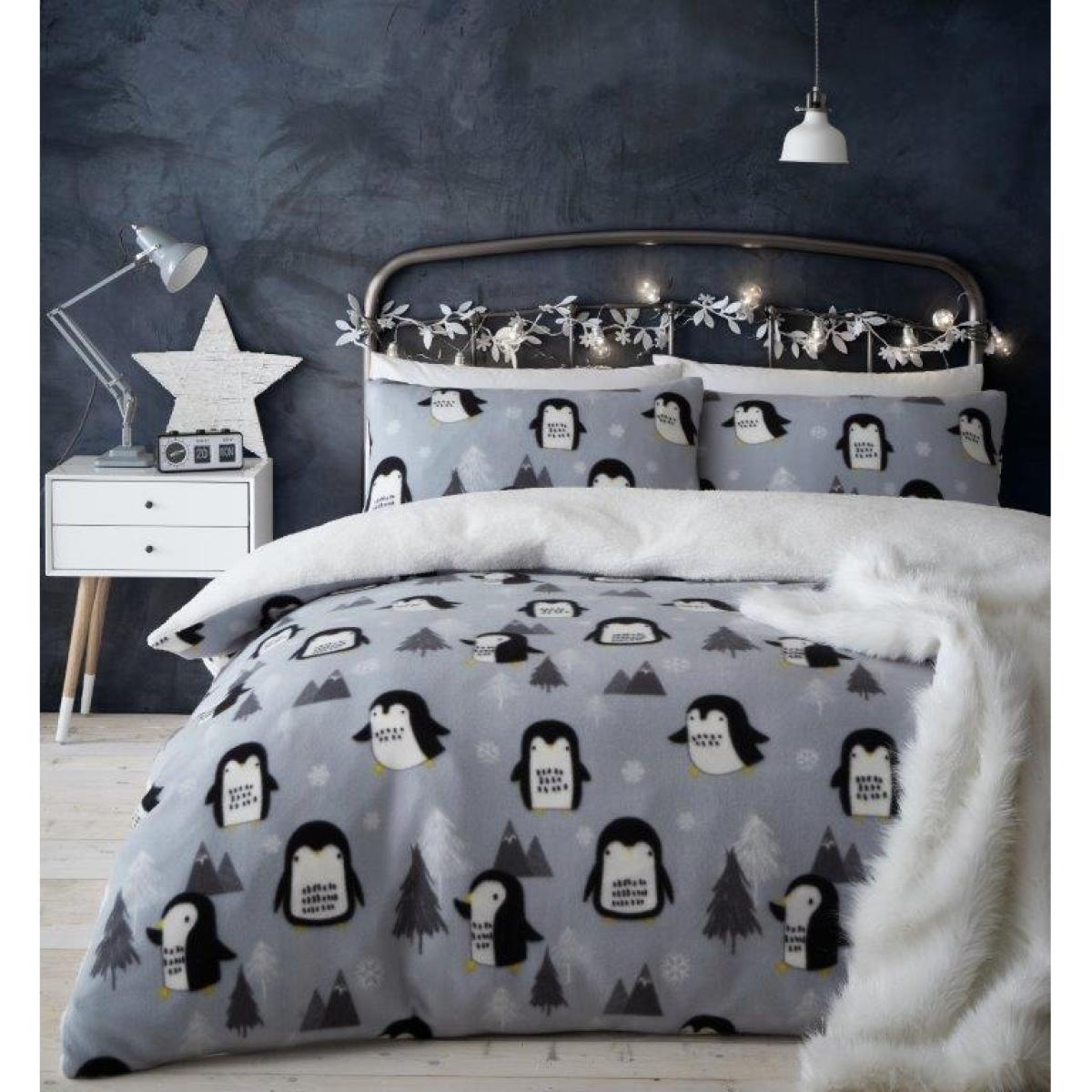 Catherine Lansfield Cosy Penguin Fleece Duvet Set - Double – image 2