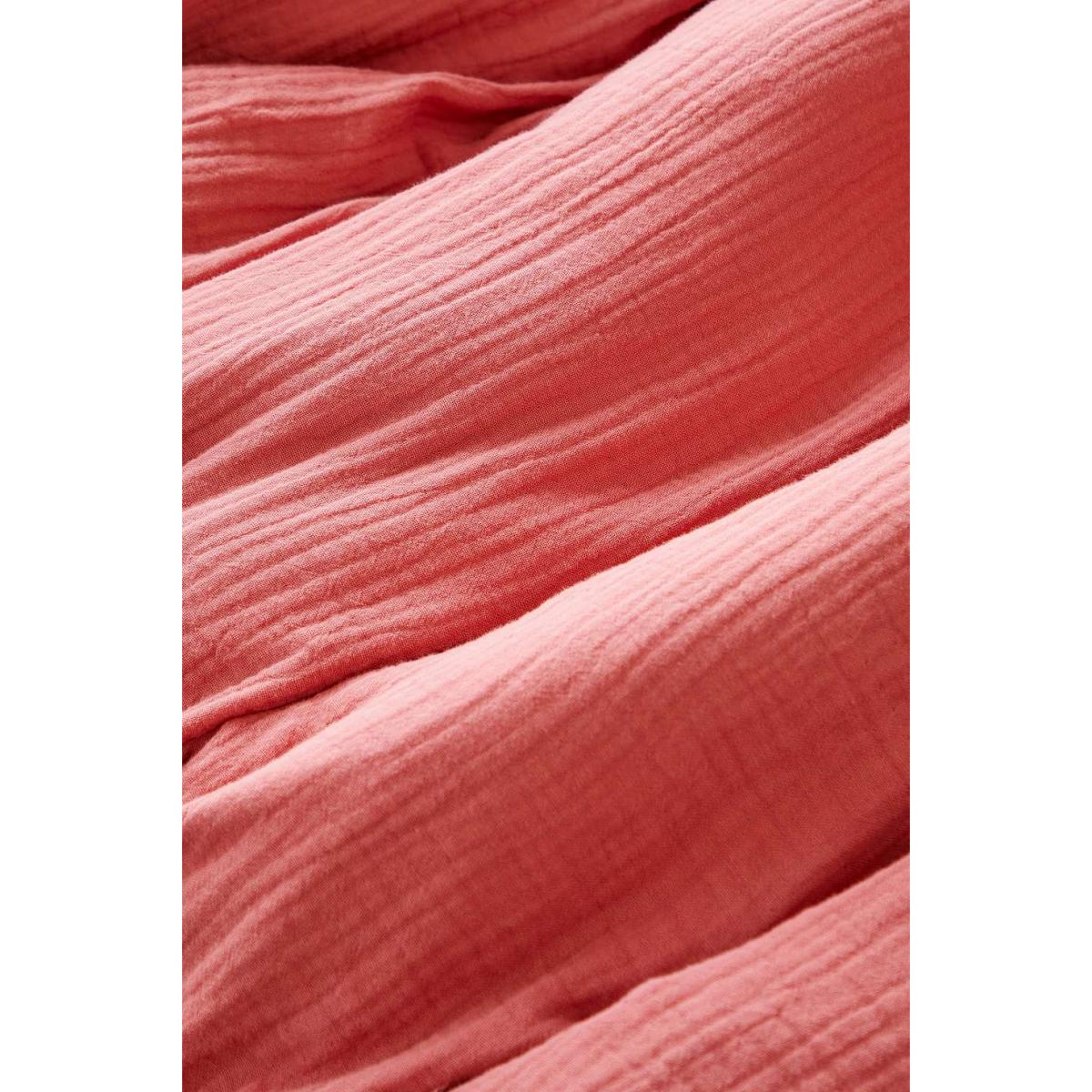 Brick Crinkle Duvet Set - Red Double at Urban Outfitters – image 6