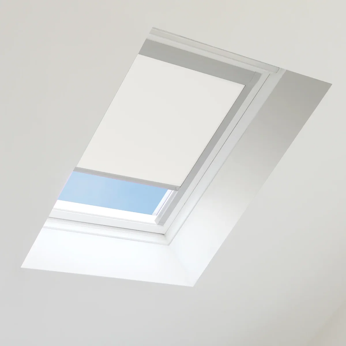 Bloc Skylight Blind for Velux Roof Window, Size SK06, Blackout White, White Frames - Silver Frame / PK08 / 76cm – image 1