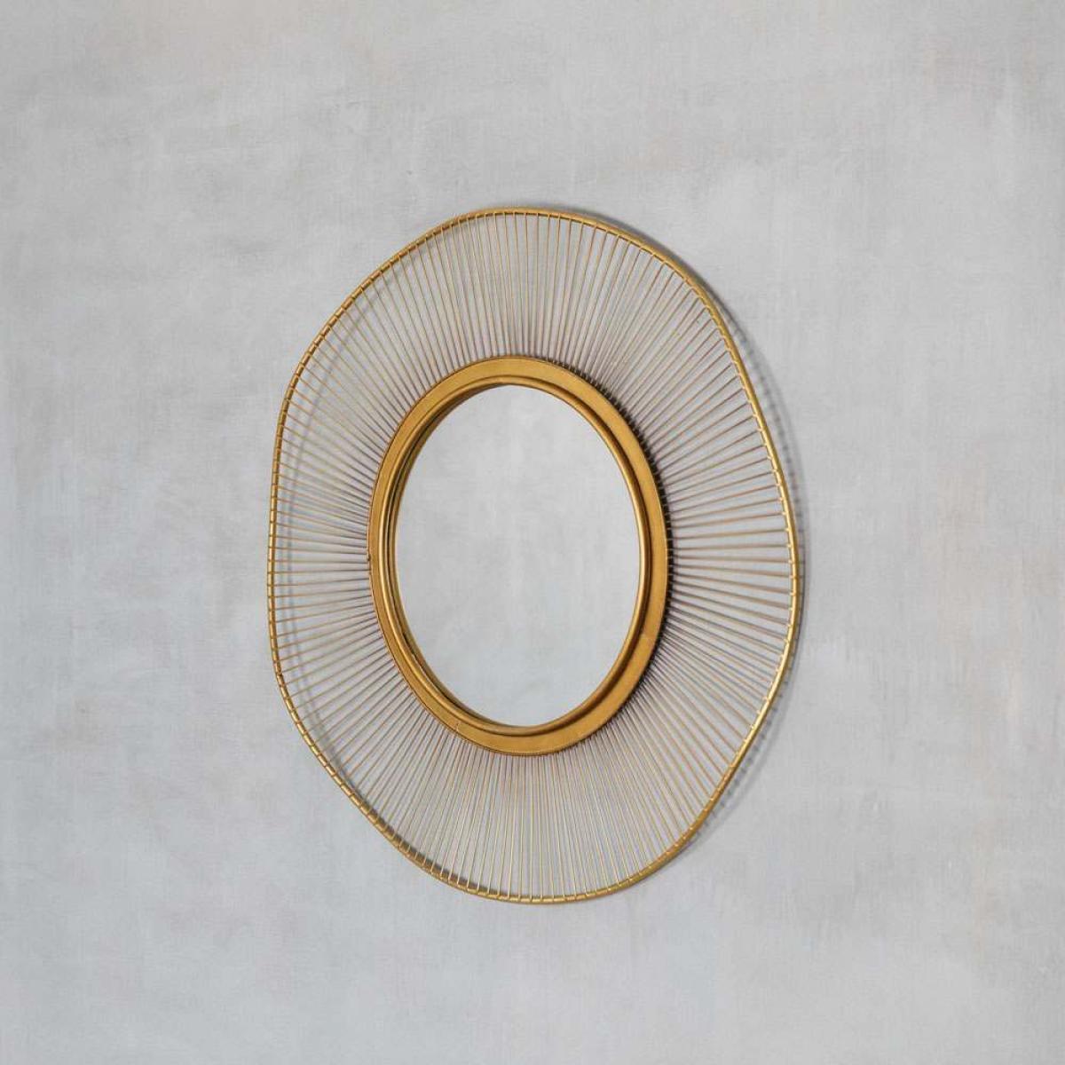 Solstice Gold Mirror – image 4