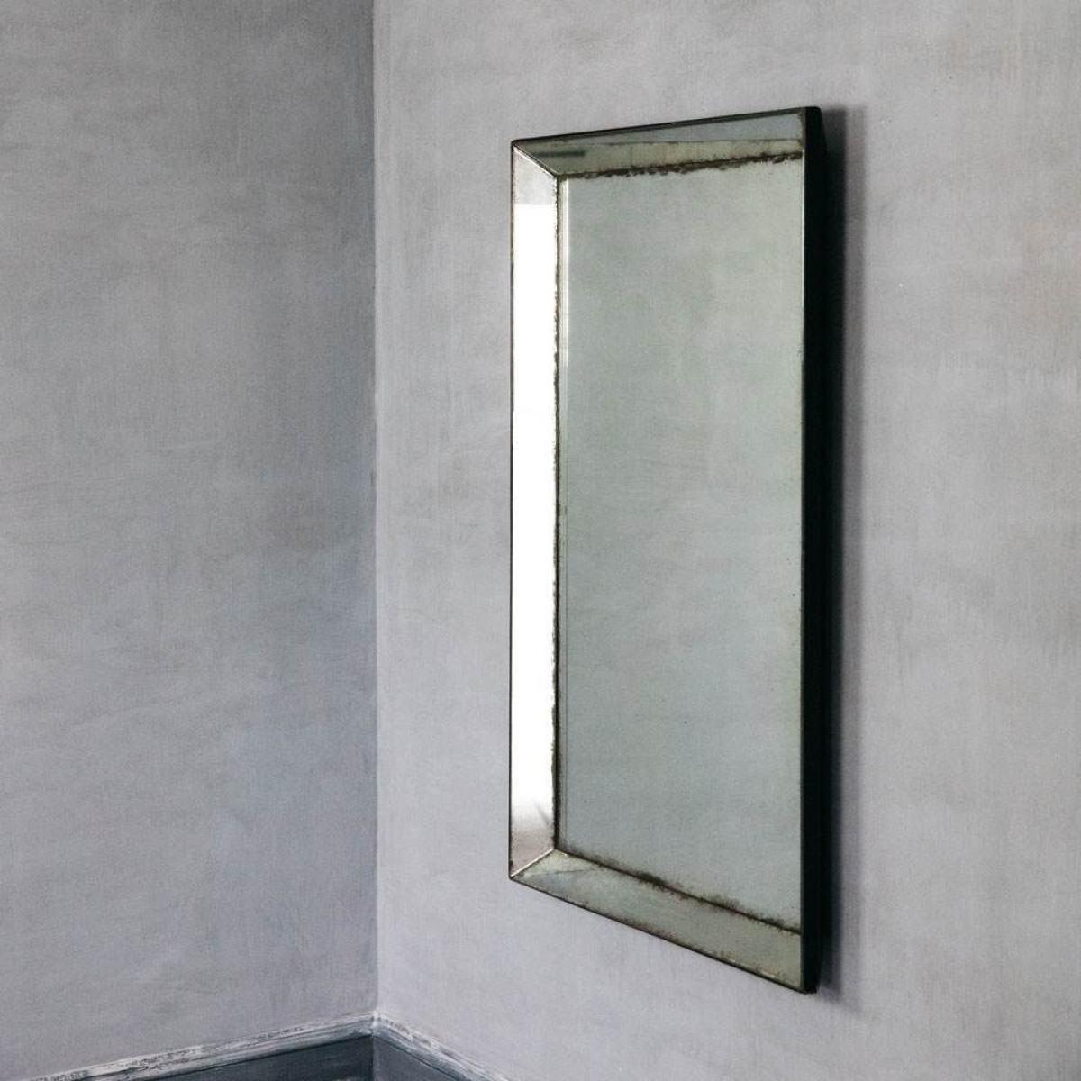 Antiqued Venetian Mirror – image 3