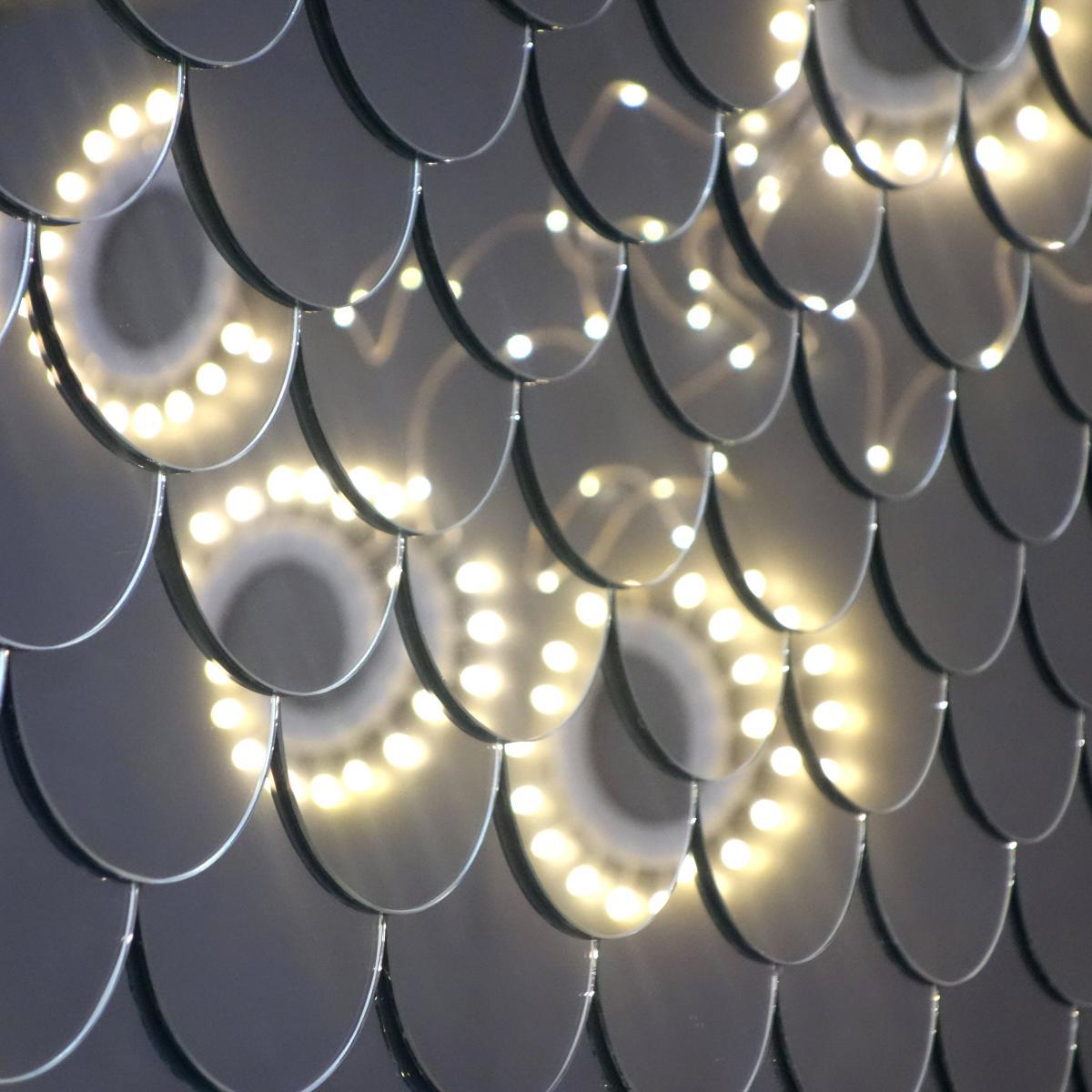 Sirène Small Wall mirror - Small - L 104 x H 69 cm by Tsé-Tsé Mirror – image 3