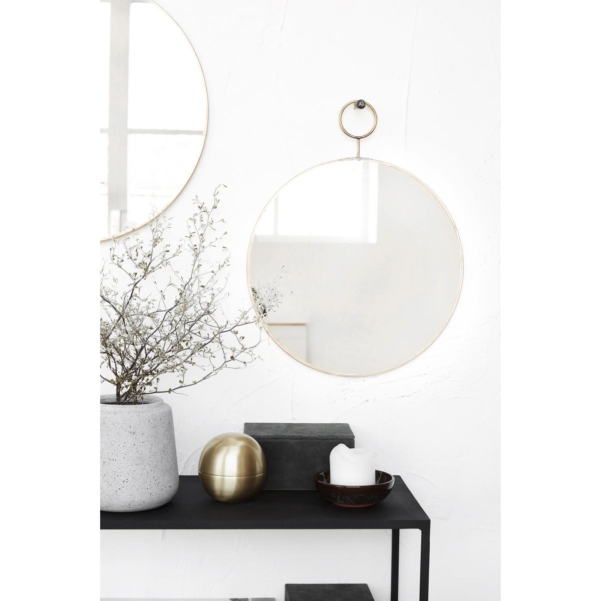 The loop Wall mirror - / Brass - Ø 32 cm by House Doctor Gold/Mirror/Metal – image 5