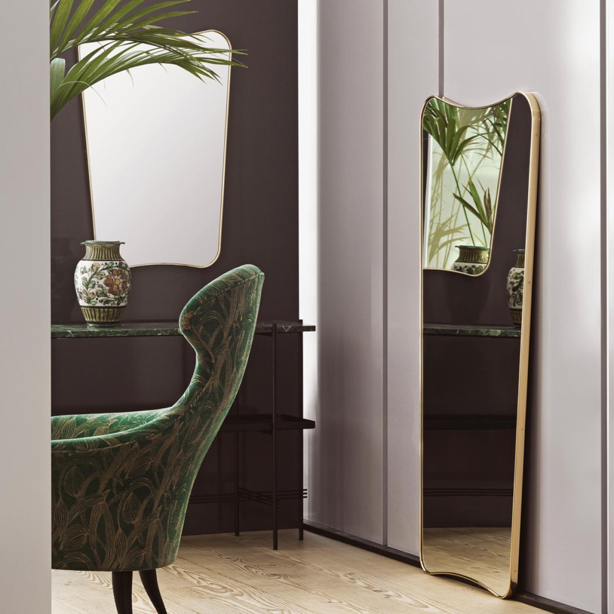 Gubi F.A.33 Mirror Black brass large – image 2