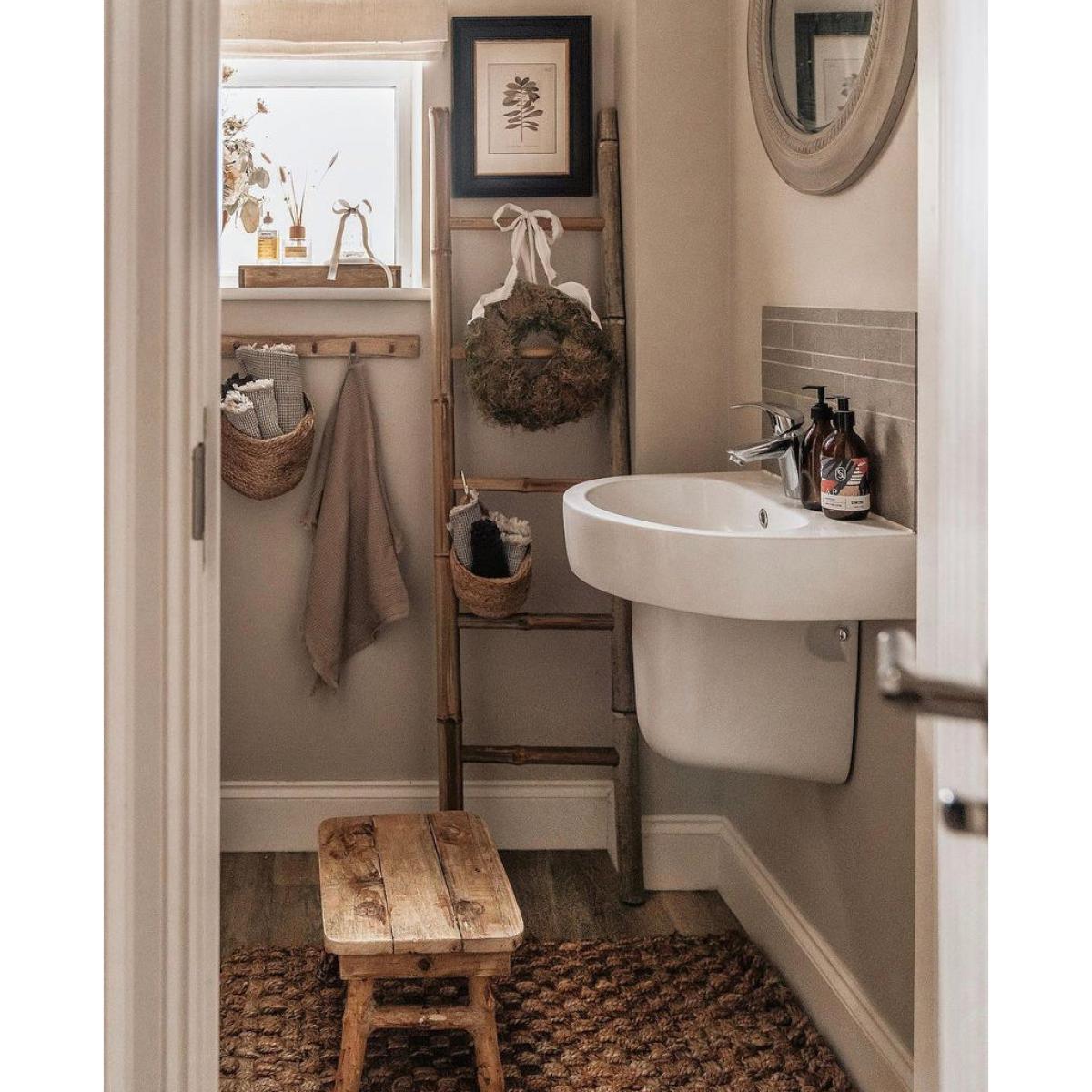 Gallery Direct Neeson Mirror / Distressed Grey – image 3
