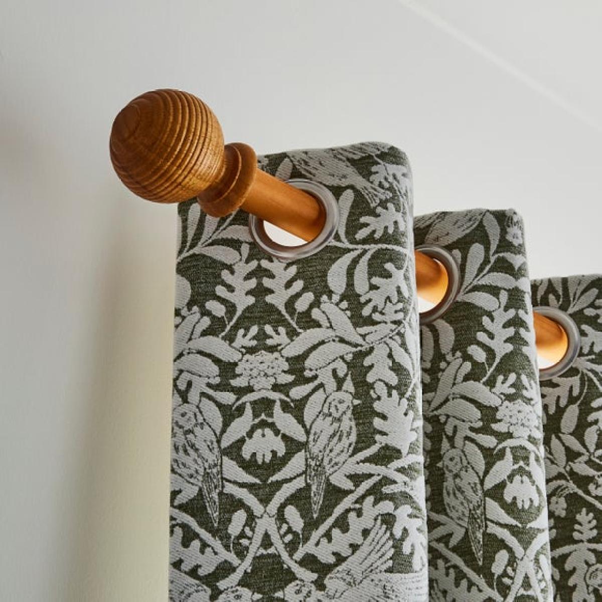 Ribbed Ball Wood Curtain Pole – image 2