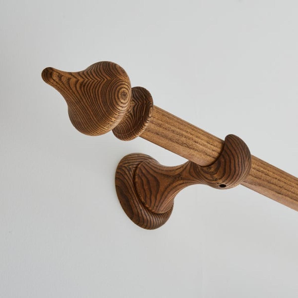 Pendleton Wood Curtain Pole – image 3