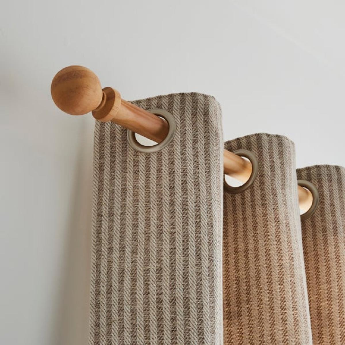 Ashton Wood Curtain Pole – image 2