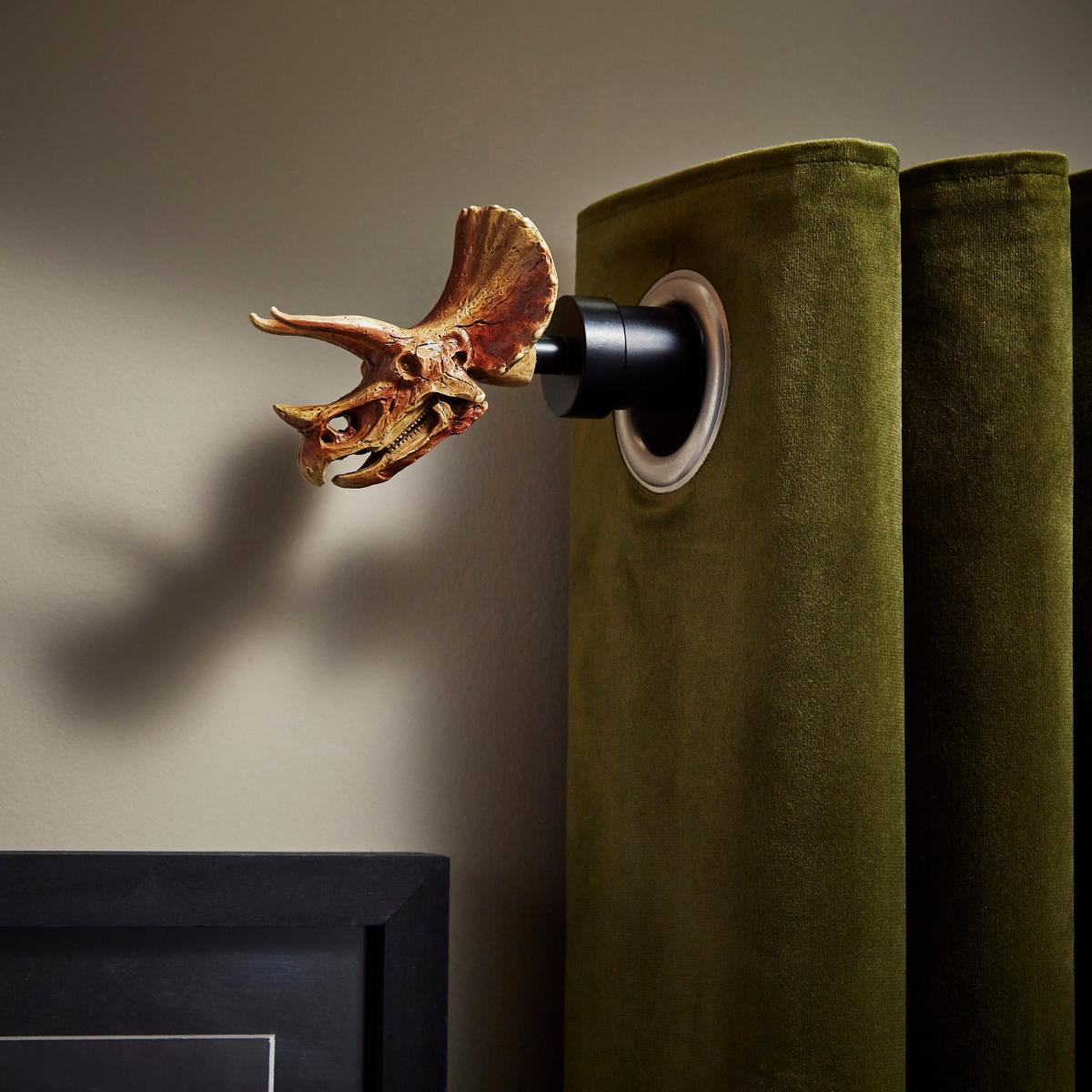 Triceratops Extendable Metal Eyelet Curtain Pole – image 1