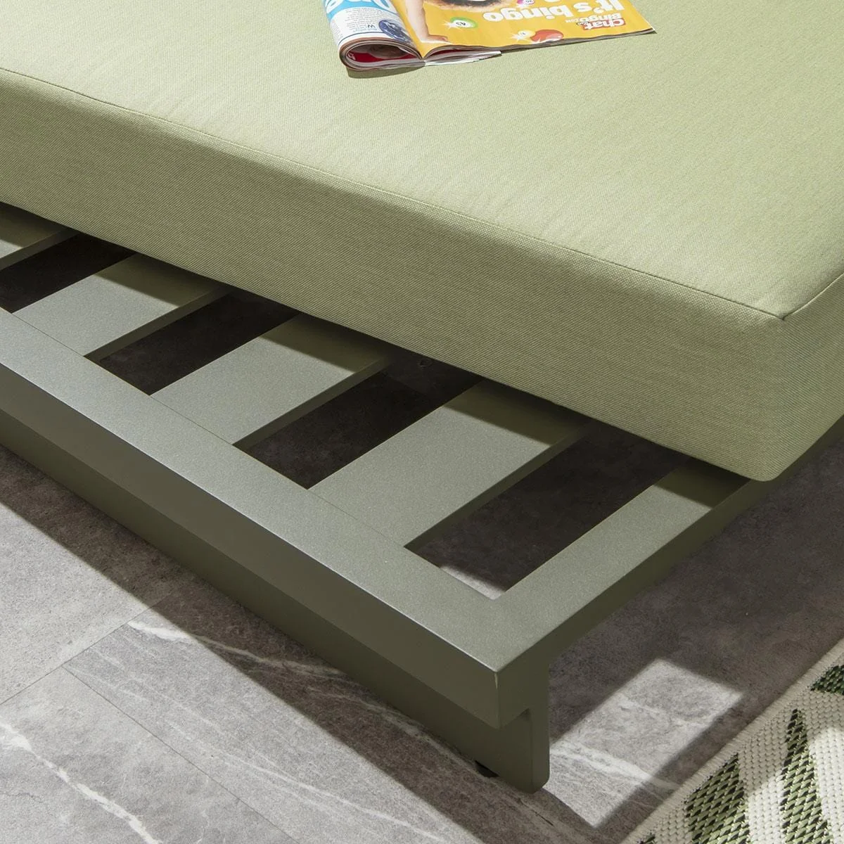 Modern Garden Cushioned Sun Lounger Outdoor Aluminium Green 200x78cm – image 5