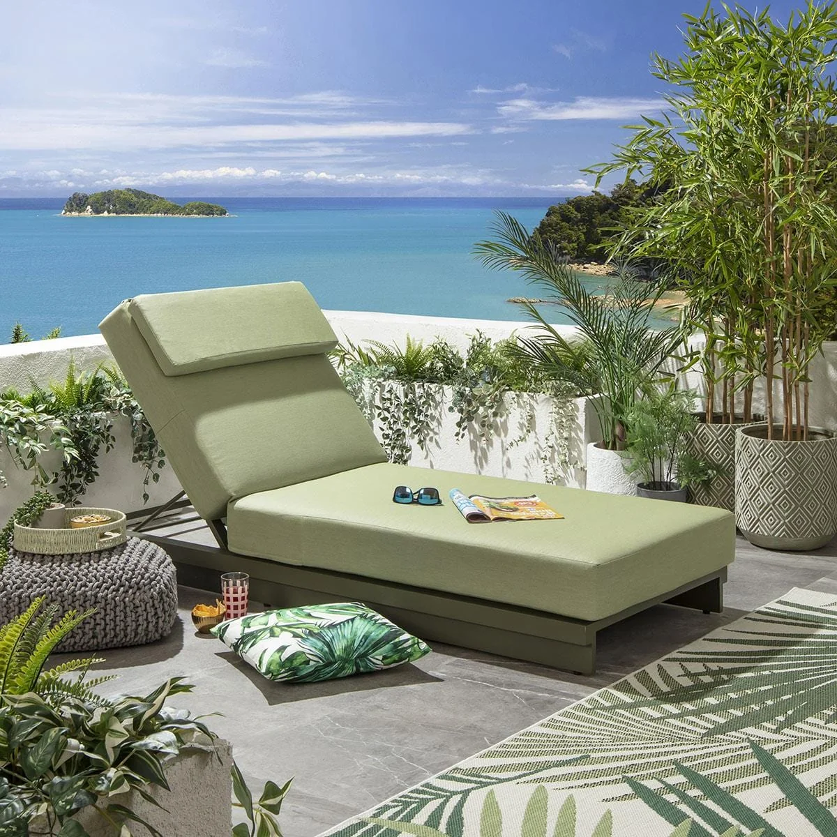 Modern Garden Cushioned Sun Lounger Outdoor Aluminium Green 200x78cm – image 1