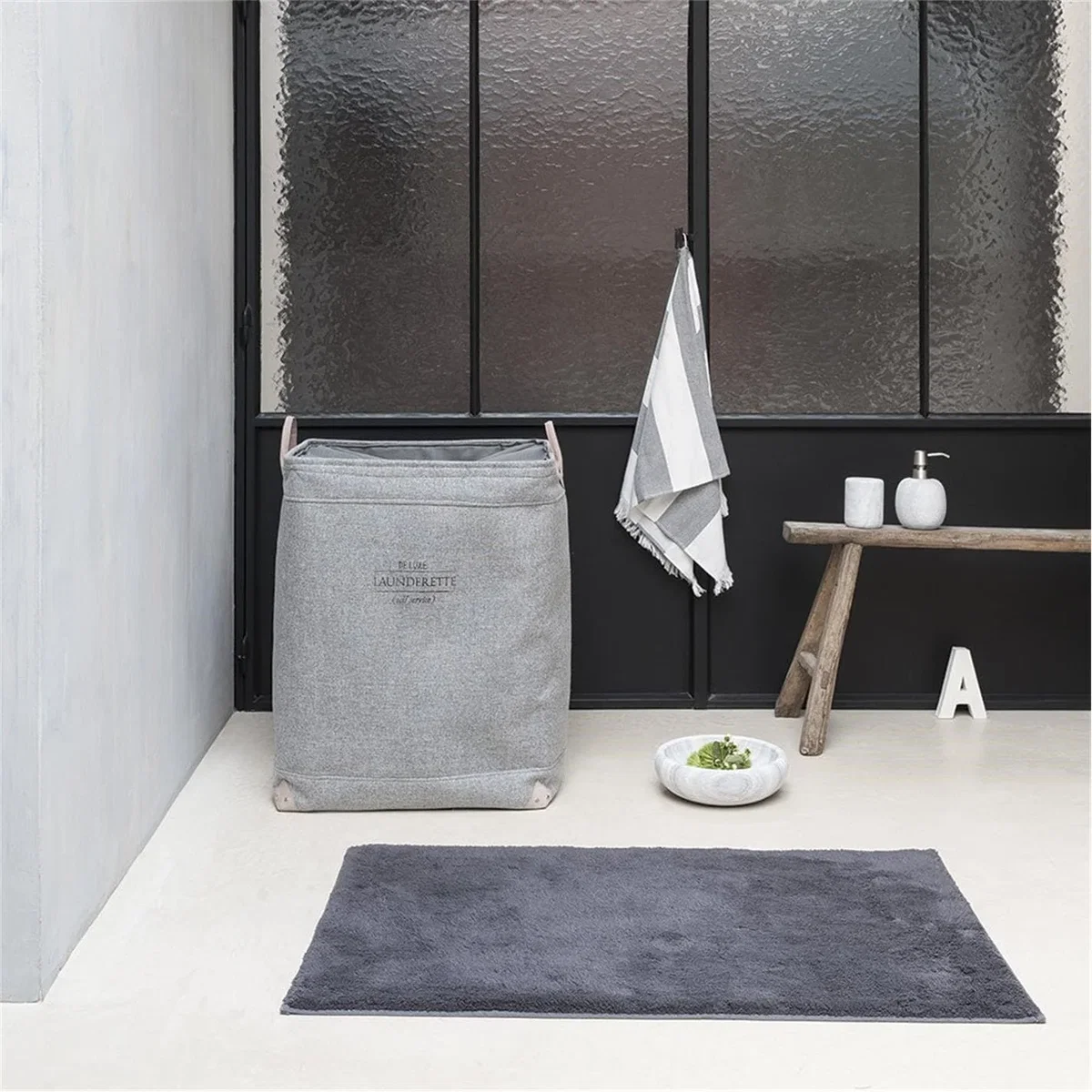 Lubin Laundry Bin – image 3