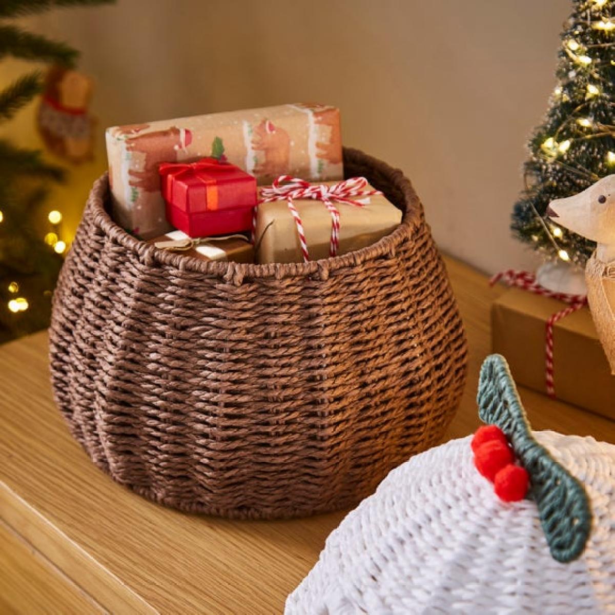 Christmas Pudding Lidded Basket – image 2