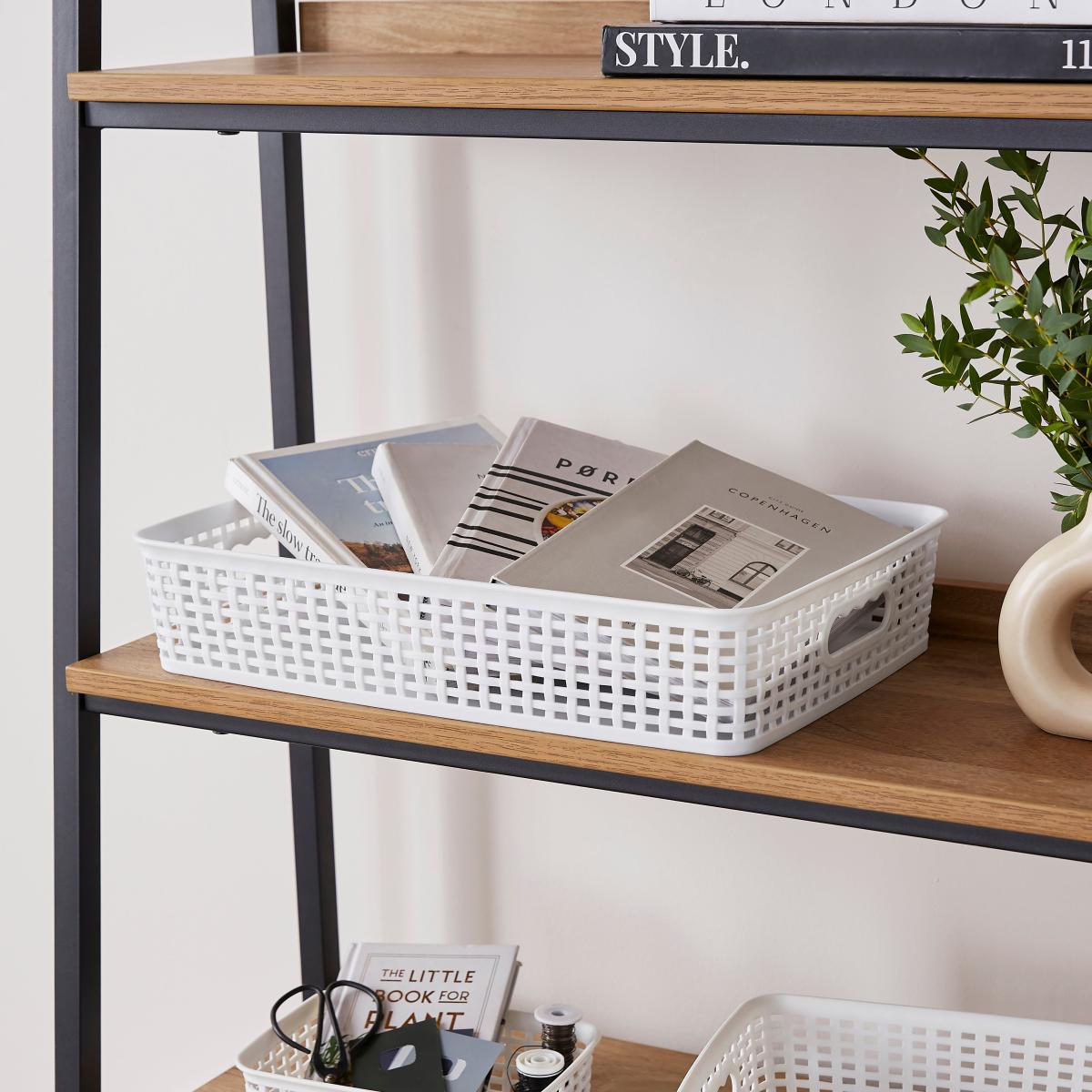 Checked 7.5L Plastic Basket – image 2