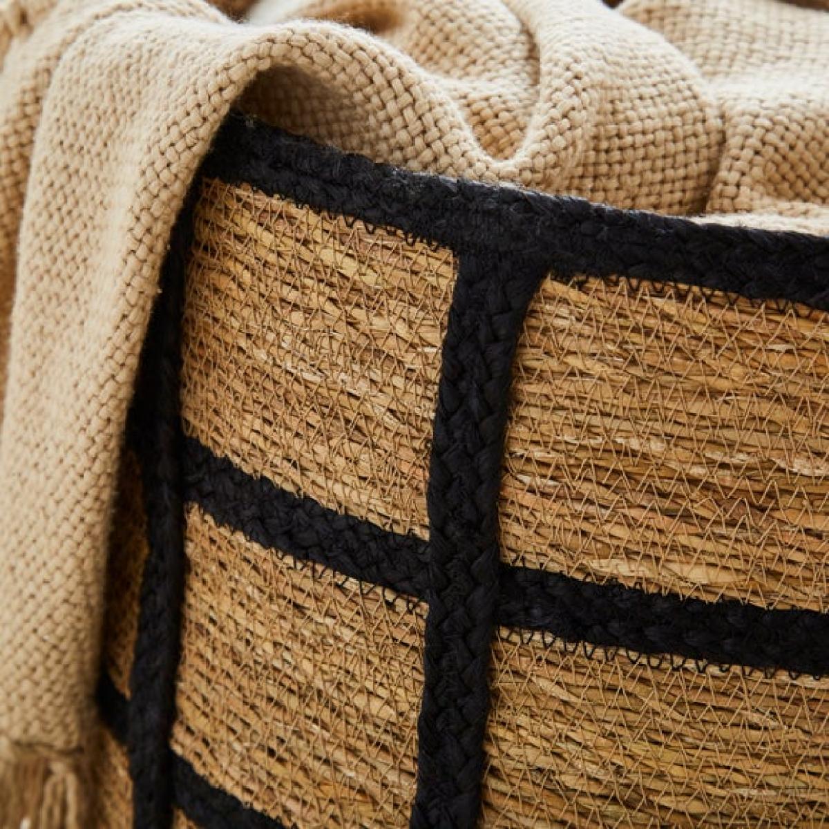 Check Storage Basket – image 2