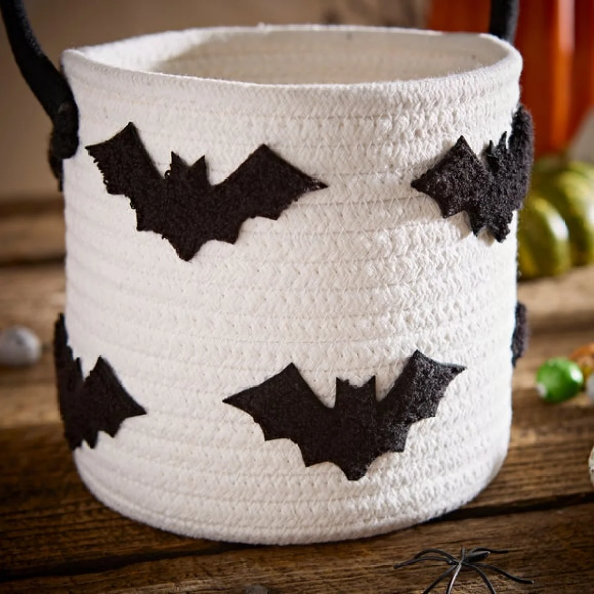 Tufted Bats Basket with Handle – image 2