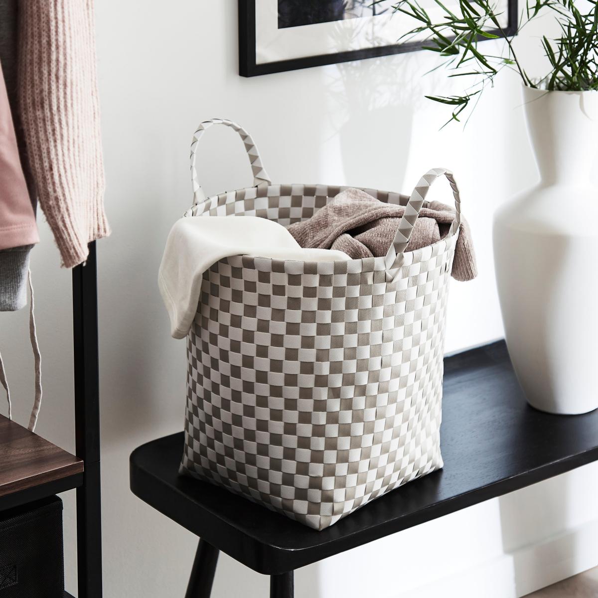 Checkered Plastic Storage Basket Natural – image 1