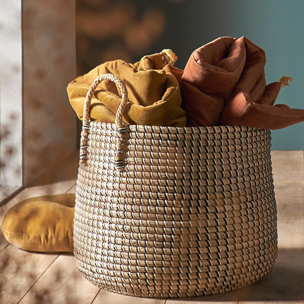 Nakou Round Seagrass Basket – image 3