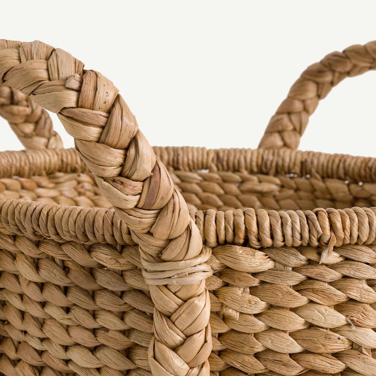 Tima High Round Basket in Water Hyacinth with 4 Handles – image 4
