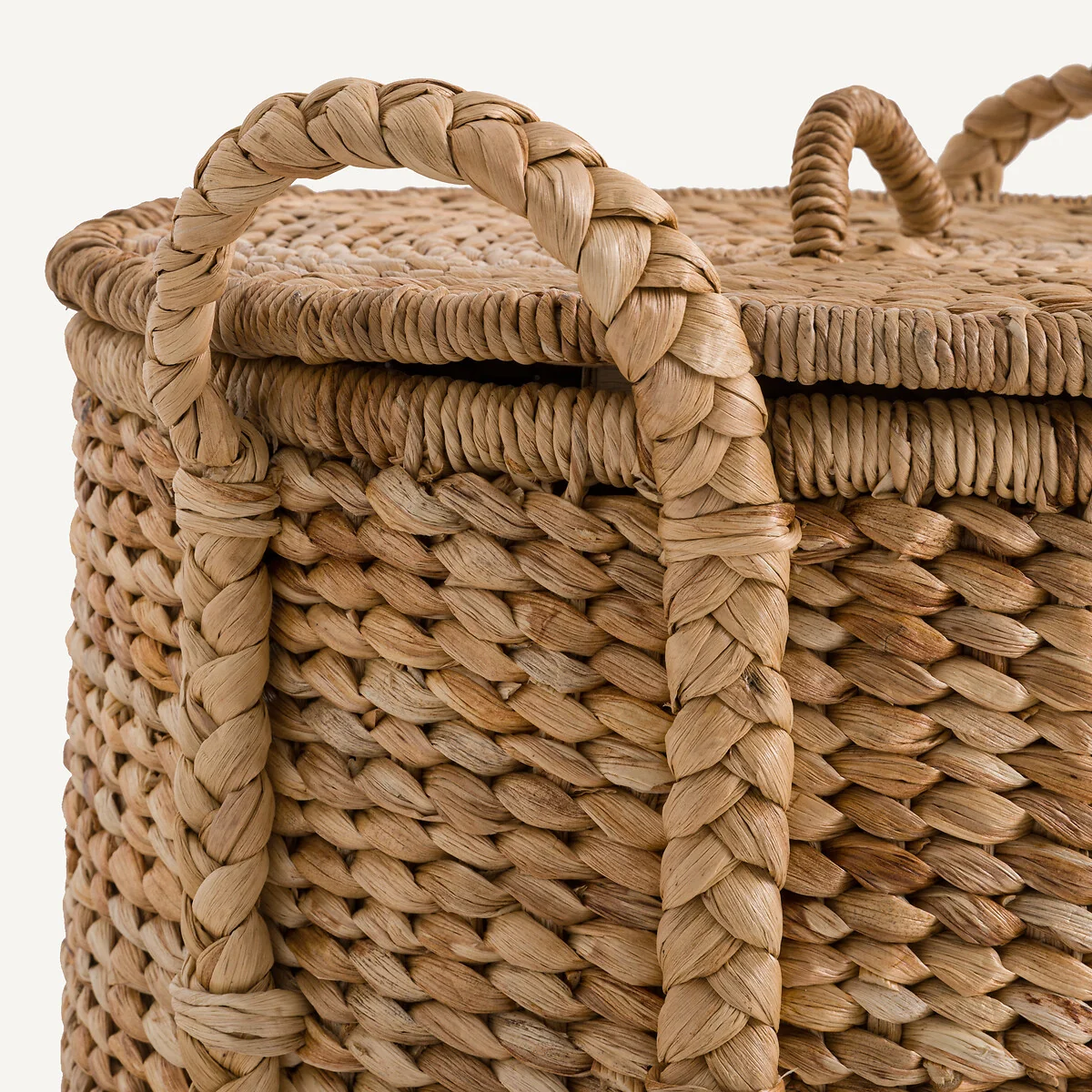 Tima Round Basket with Lid in Water Hyacinth 36.5cm – image 4