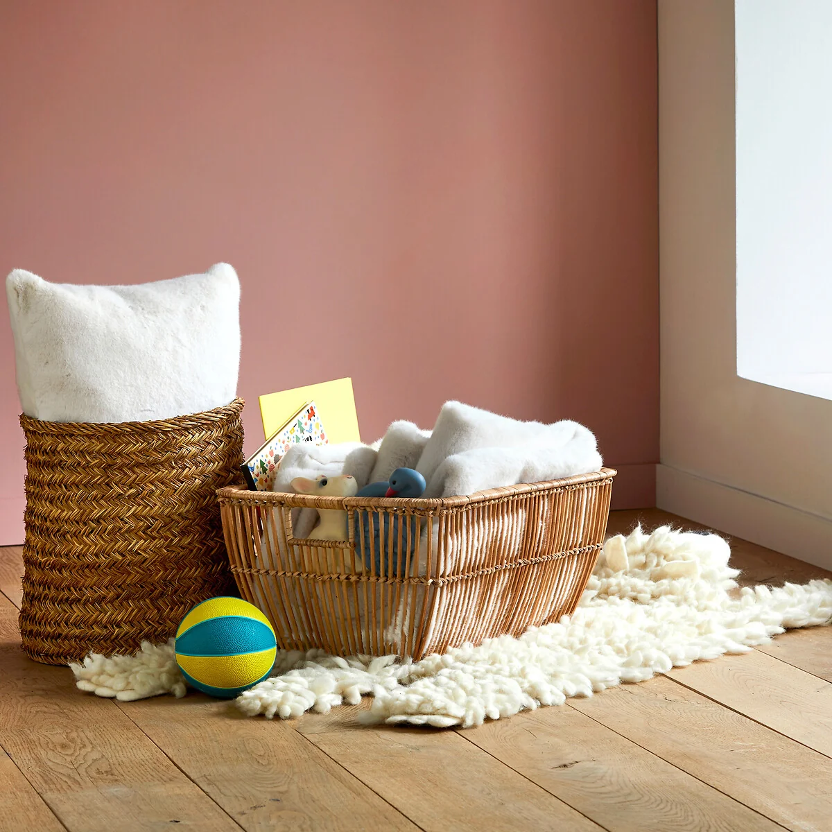 Sentaku Rattan Linen Basket – image 2
