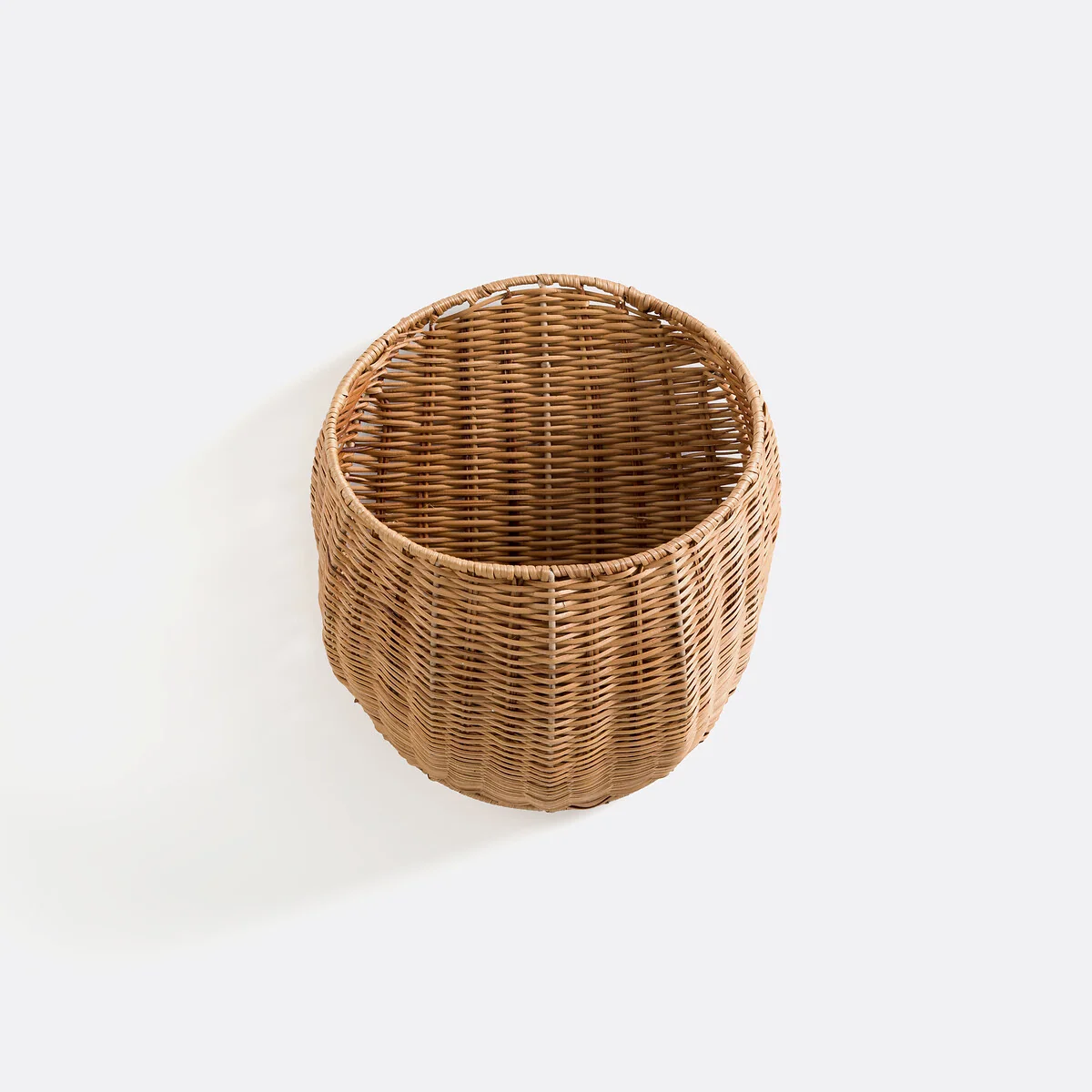 Osira Rattan Wall Basket – image 3