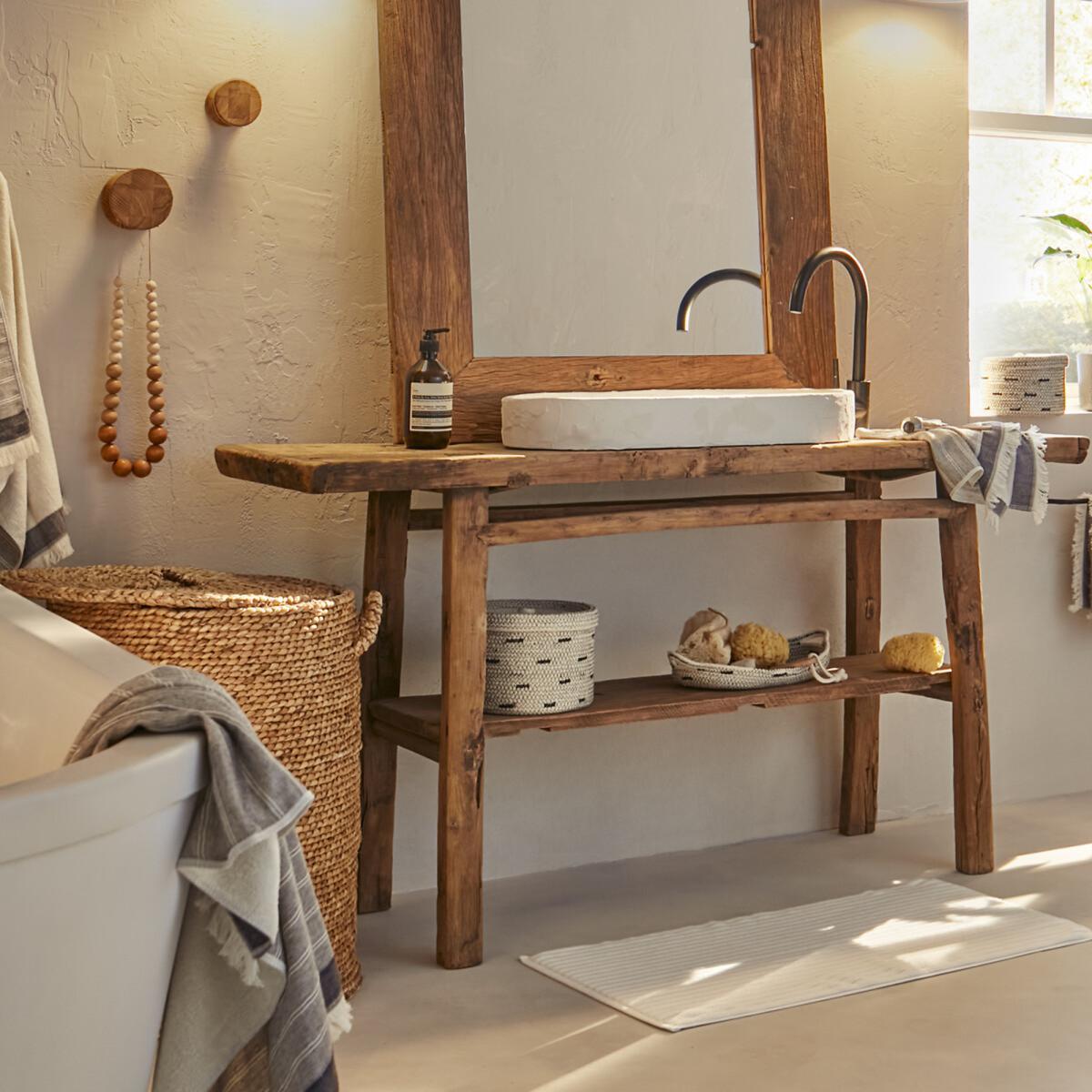 Lian Round Water Hyacinth Storage Basket – image 3