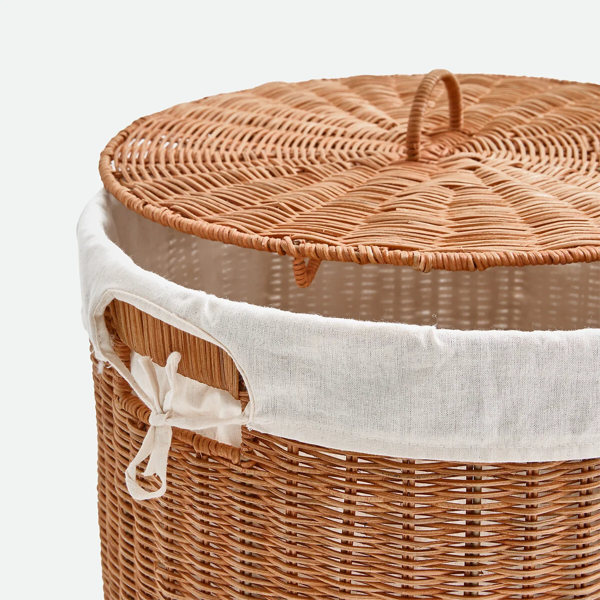 Jana Rattan Lidded Laundry Basket – image 2