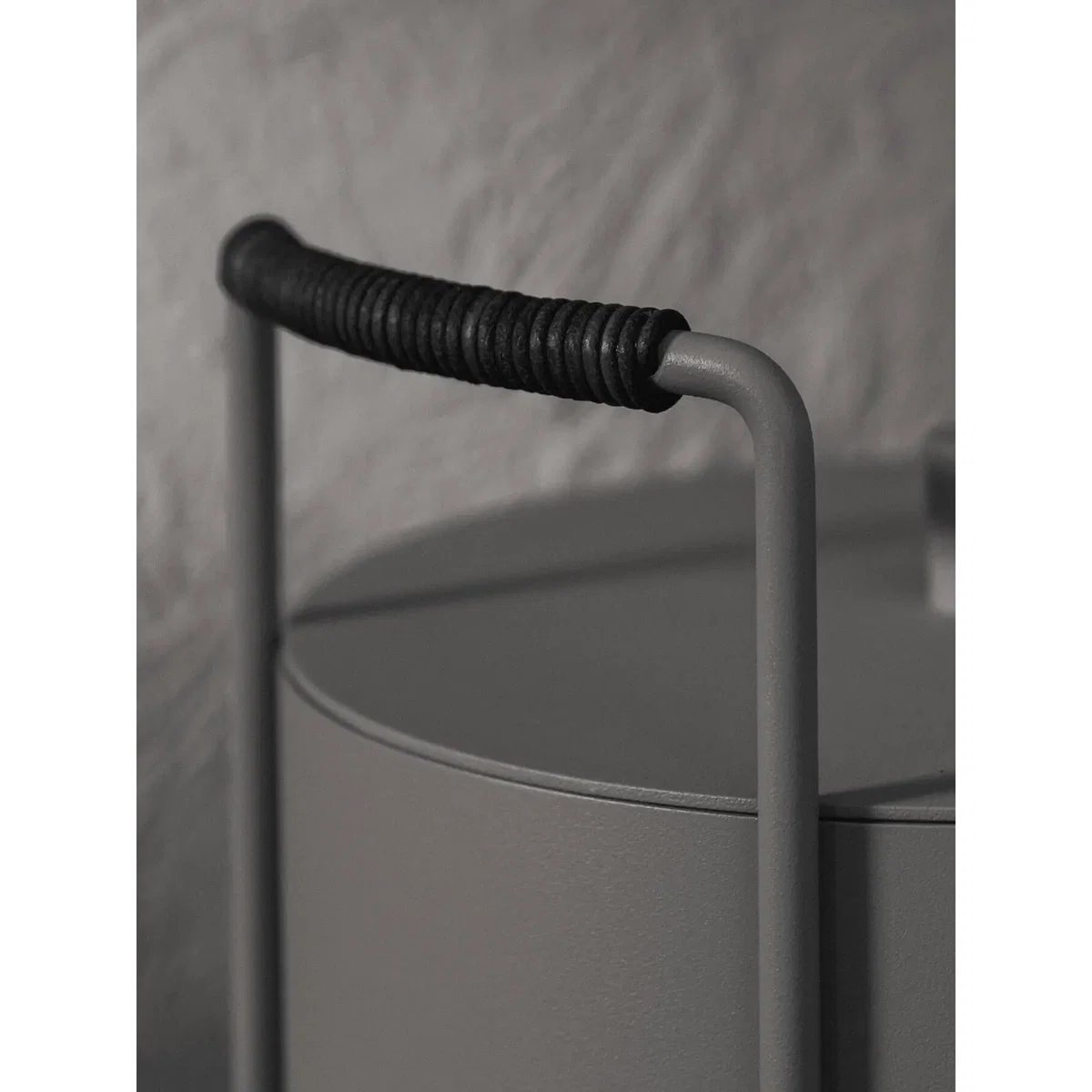 Ferm Living Port kindling and ash bucket Cashmere – image 2