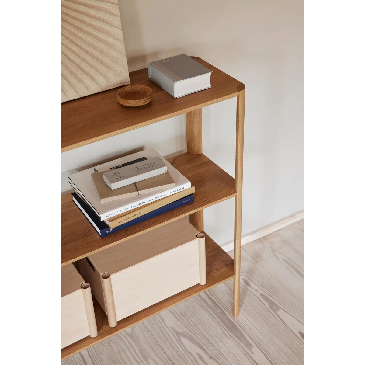 Form & Refine Pillar storage box M Beech – image 7
