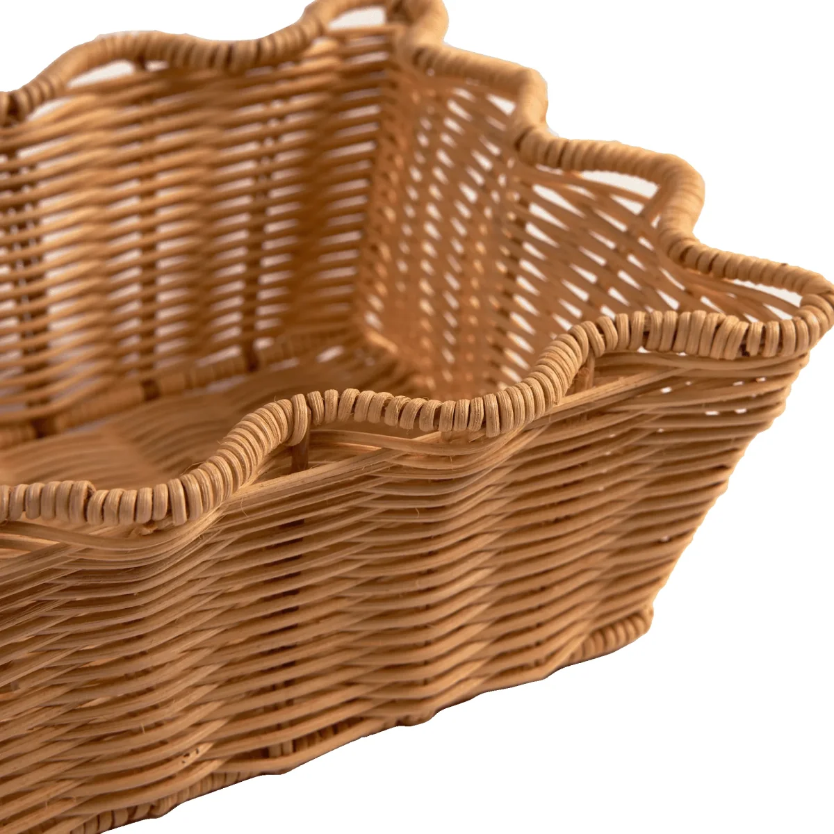 Pick a Poppy Scallop Rattan basket Natural 20x30 cm – image 4