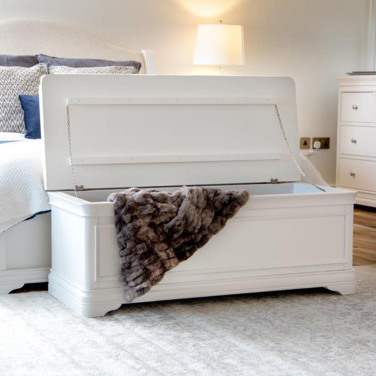 Sutton Blanket Box - White – image 3