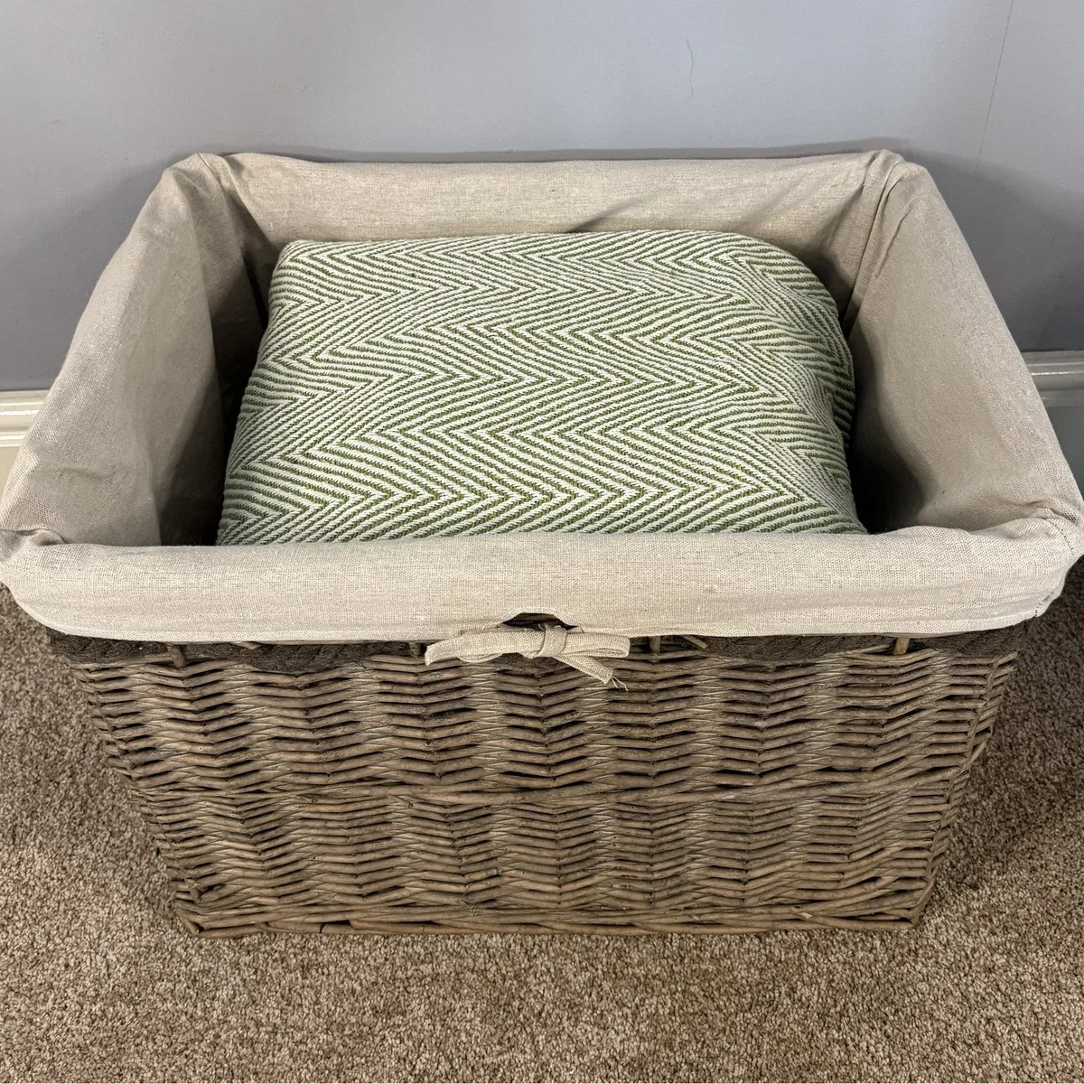 Wovenhill Wicker Grey Wash Storage Basket with Lining – image 4