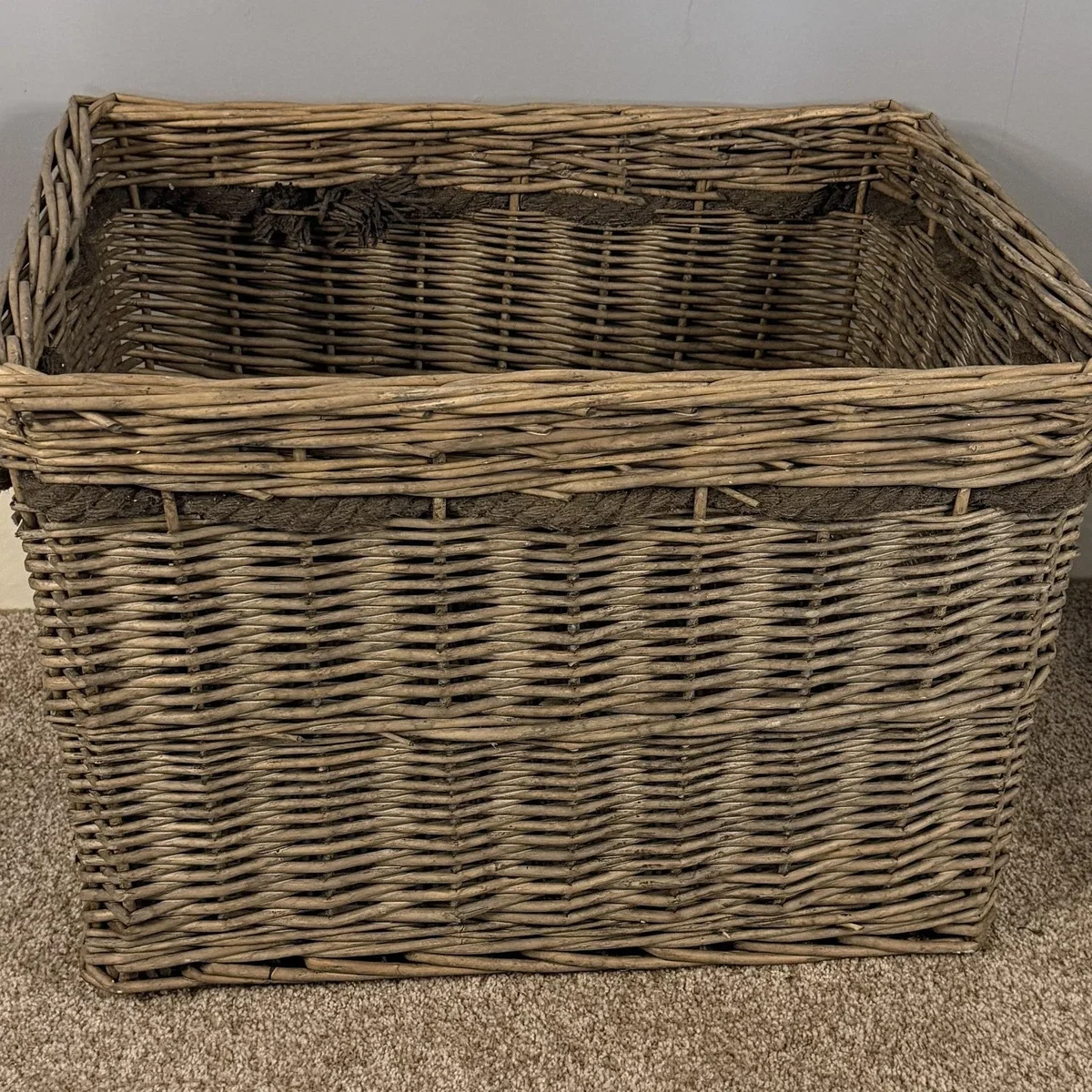 Wovenhill Wicker Grey Wash Storage Basket with Lining – image 5
