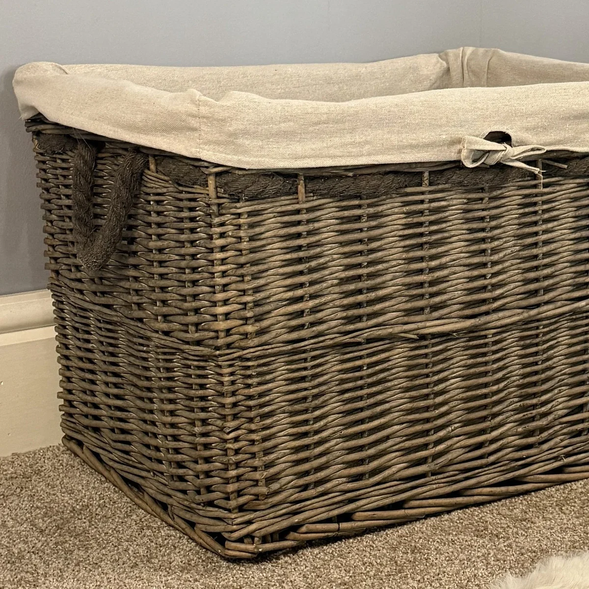 Wovenhill Wicker Grey Wash Storage Basket with Lining – image 1