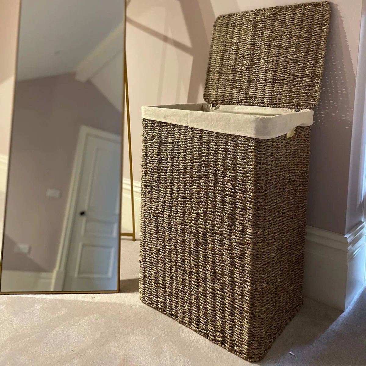 Wovenhill Seagrass Rattan Laundry Basket – image 1