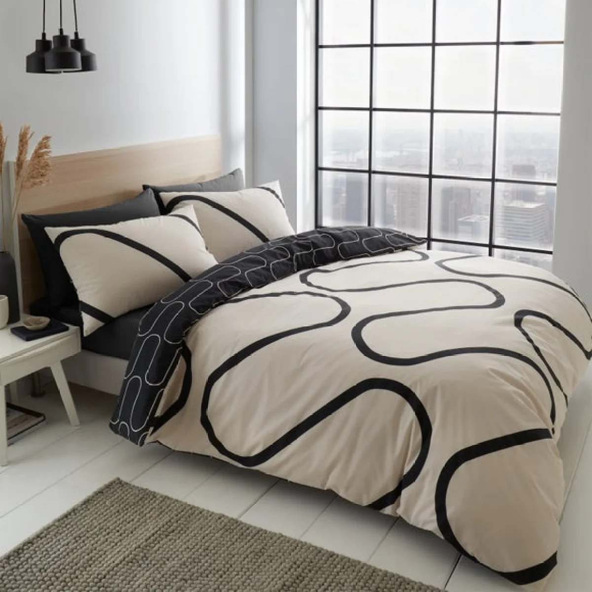 Linear Curve Geometric Black Reversible Duvet Cover & Pillowcase Set Black (2) – image 1