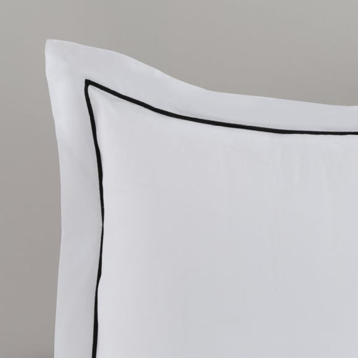 Berlin Single Stitch Bedding Bundle – image 4